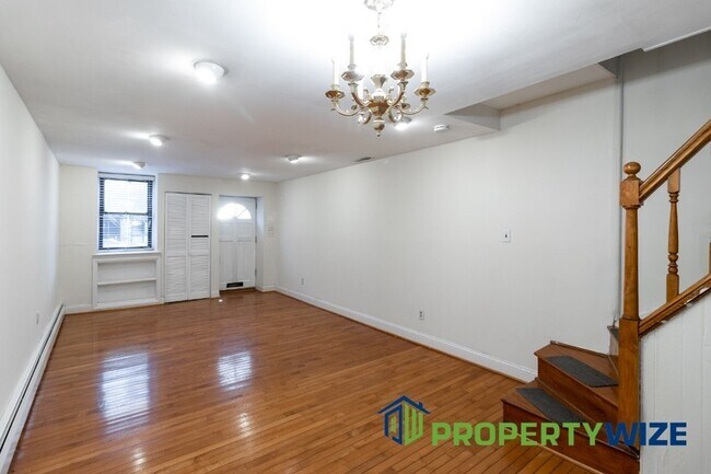 Building Photo - 726 S Wolfe St