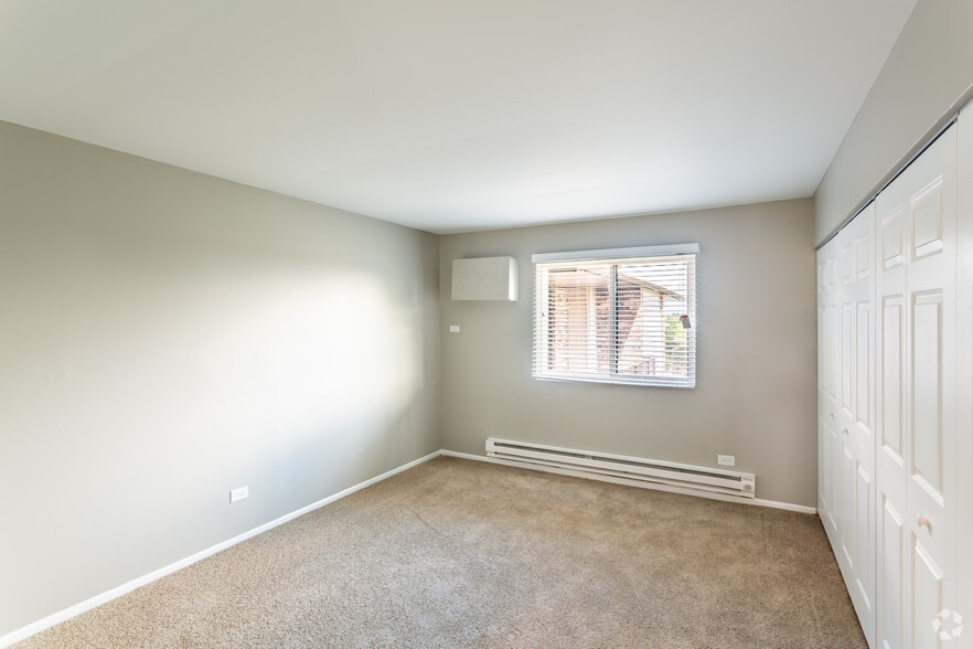 2BR,1BA,900SF - Unfurnished - The Flats at Gladstone