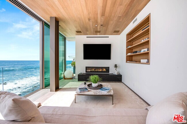 Building Photo - 24300 Malibu Rd