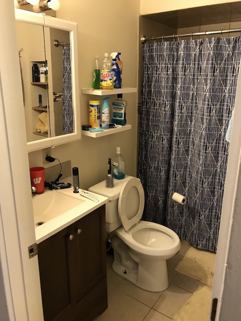 bath - 543 W Mifflin St