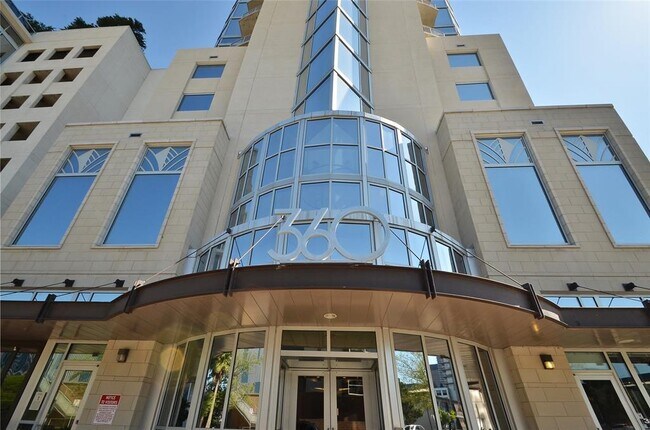 Building Photo - 360 Nueces St