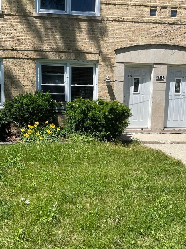 Primary Photo - 7415 N Wolcott Ave