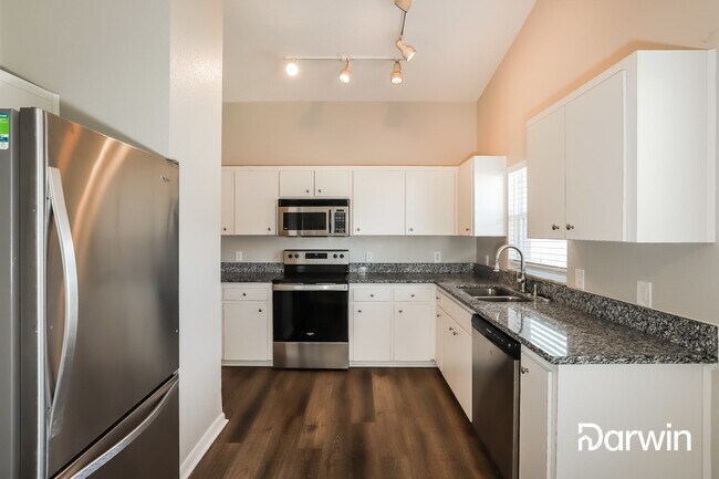 Building Photo - 6244 Highland Rise Dr