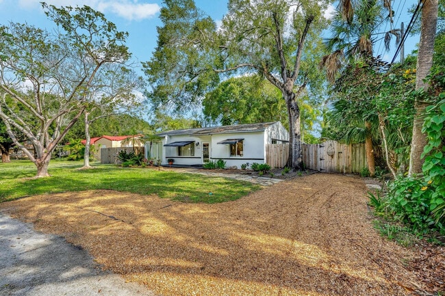 Building Photo - 1516 SW 8th Ave