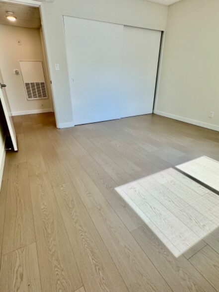Building Photo - 5259 Cartwright Ave