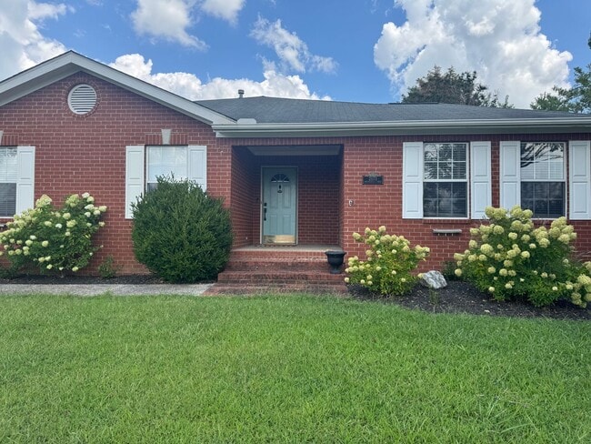 Building Photo - Great 3BR Home in Spring Hill
