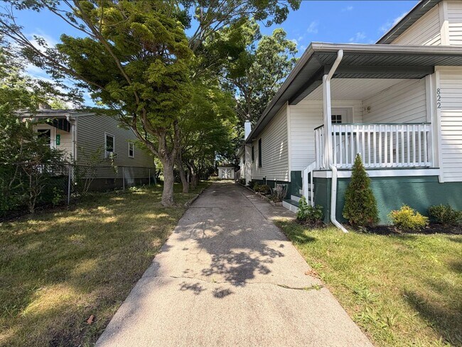 Building Photo - Stunning 3 bedroom 2 bathroom single family house available in Asbury Park!