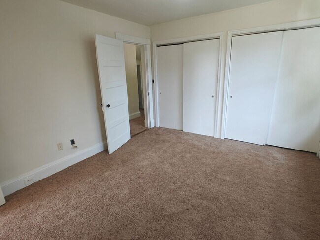 Building Photo - Three bedroom home in Midlothian