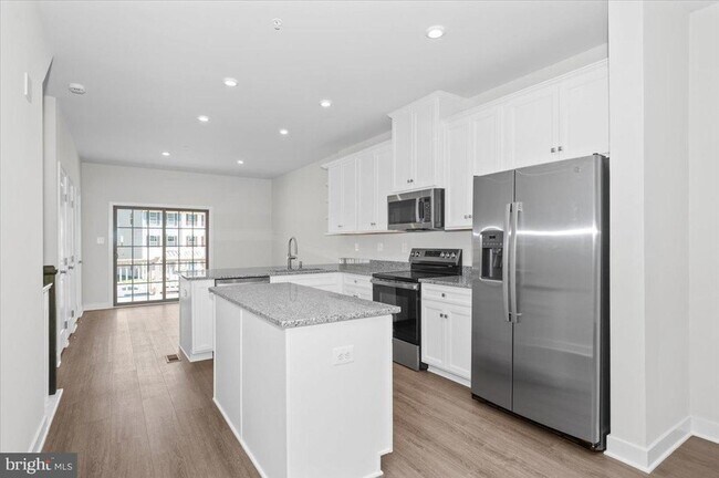 Building Photo - 19822 Habitat Ter