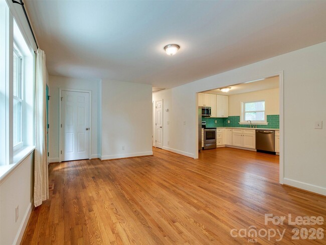 Building Photo - 5646 Oak Dr
