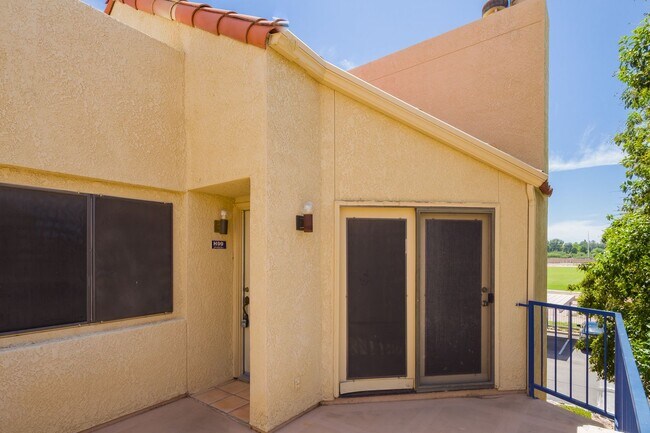 Building Photo - 2BR-2BATH  IN SOUGHT AFTER TWELVE HUNDRED RIVER CONDOS