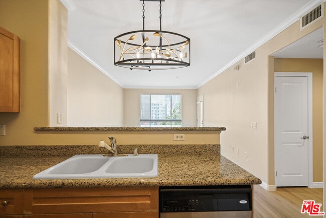 Building Photo - 100 S Alameda St