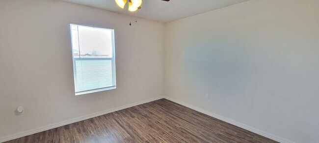 Building Photo - NEW LUXURY ONE BEDROOM APARTMENT UNFURNISHED