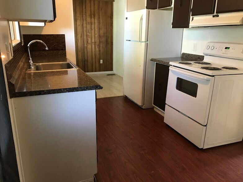 Building Photo - 93 Greenbrier Dr