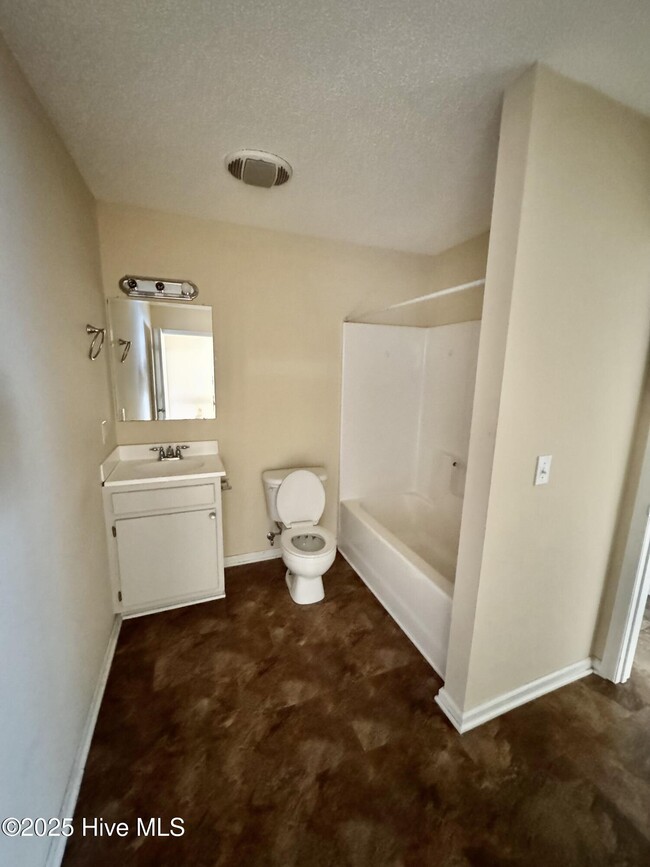 Building Photo - 1127 Brownlea Dr