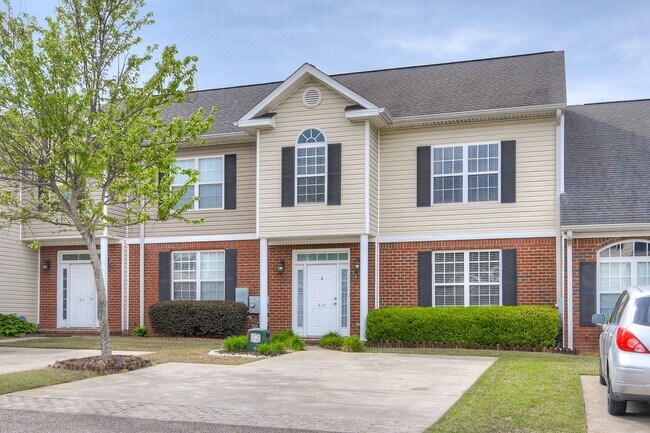 Building Photo - 317 Hogan Way