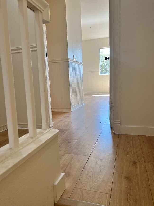 Building Photo - 5709 Kensington Pl