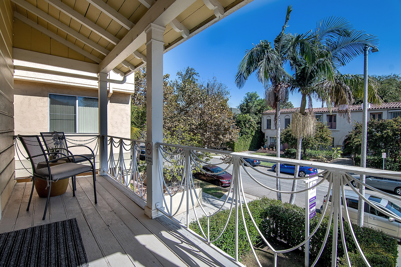 Front Balcony - 217 Poinsettia S Pl