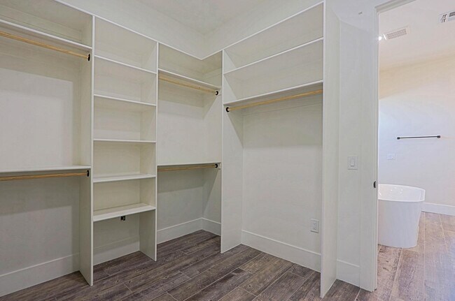 Building Photo - 2351 E Cana Ln