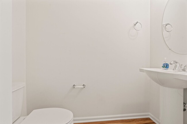 Building Photo - 2306 Palermo Dr