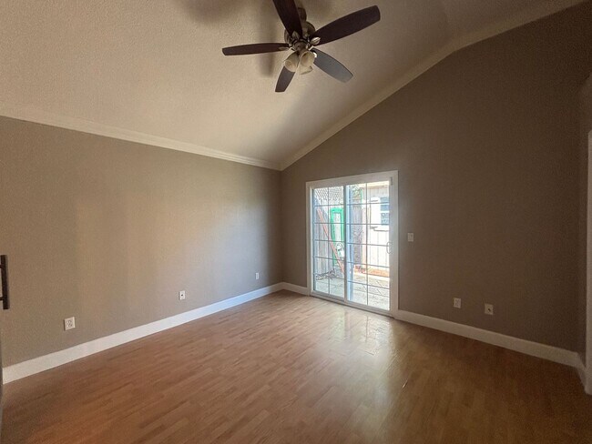 Building Photo - 1150 Buckthorn Ln