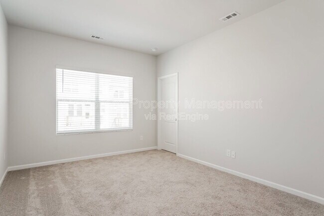 Building Photo - 112 Silver Fir Ln