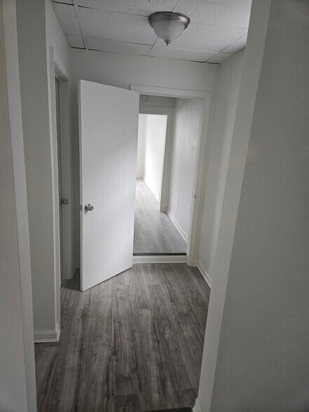 Building Photo - 738 Prospect Ave