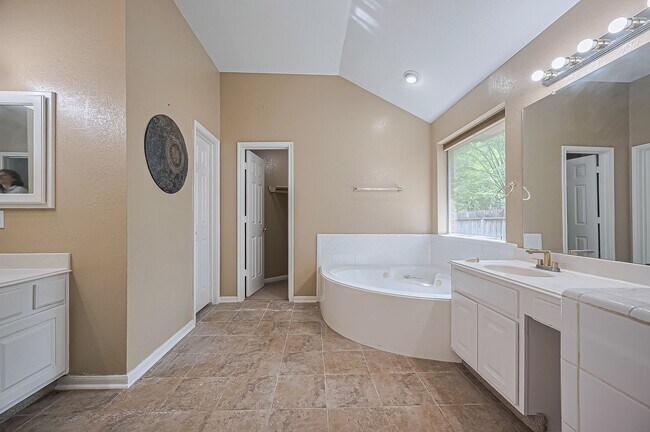 Building Photo - 4222 Merriweather St