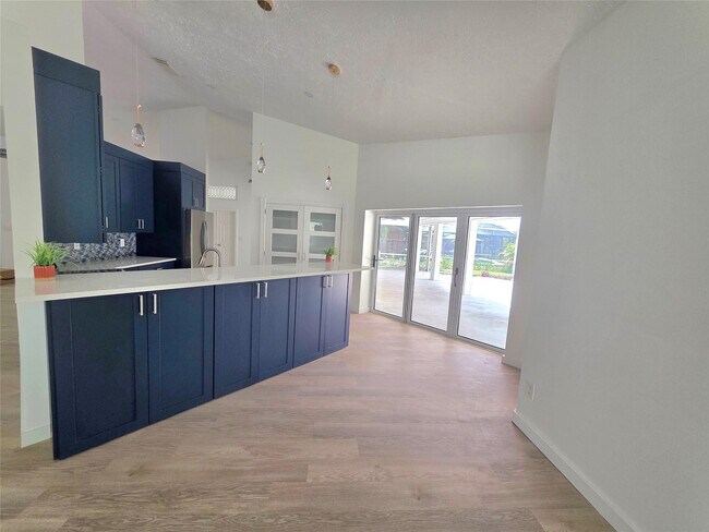 Building Photo - 2928 SE Bella Rd