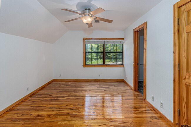 Building Photo - 18737 Saddleback Ln