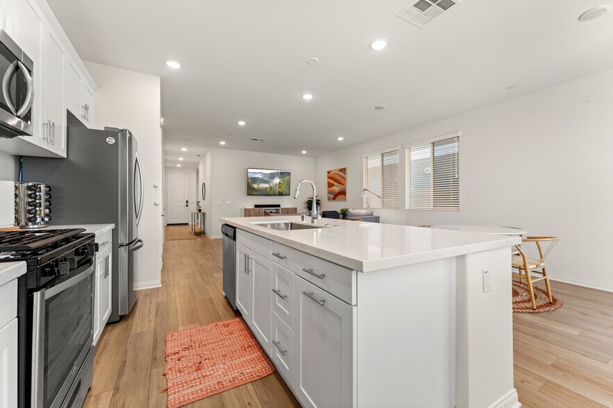 Building Photo - 14623 Gulfstream Ln