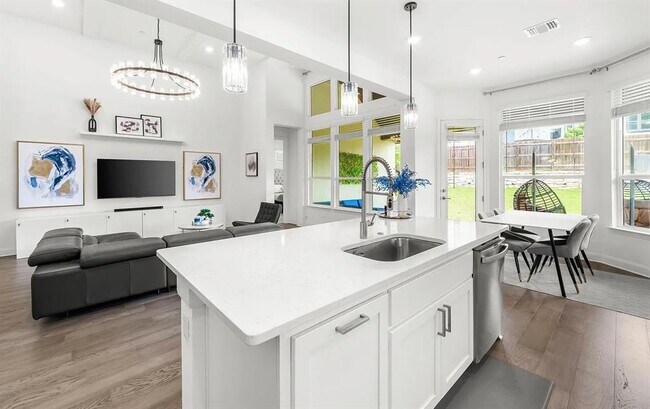 Building Photo - 5210 Watusi Bend