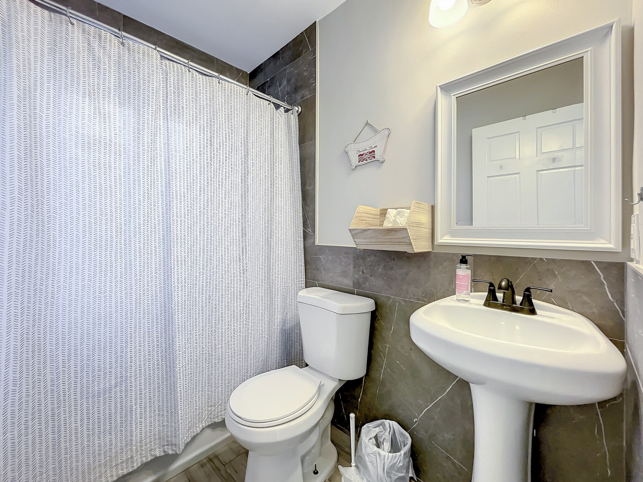bathroom 2 - 1500 Davie Blvd