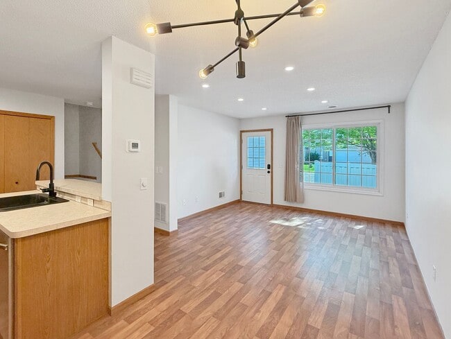 Building Photo - 1389 Highpoint Curve