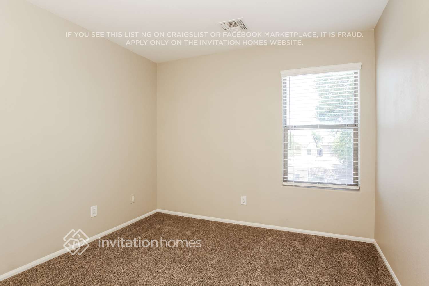 Building Photo - 15986 W Durango St