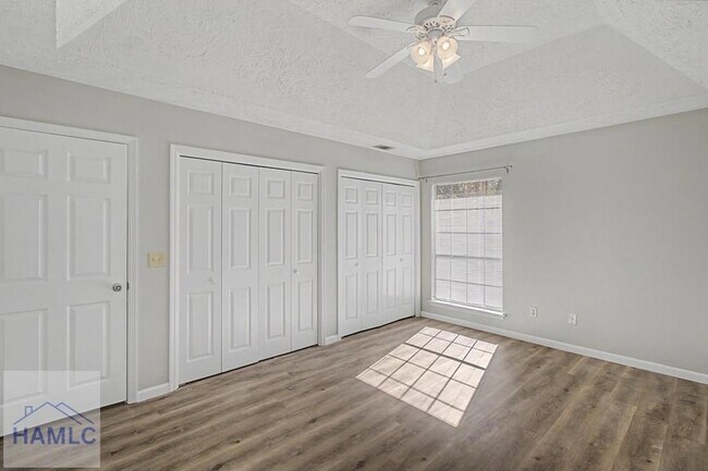 Building Photo - 412 Arlington Dr