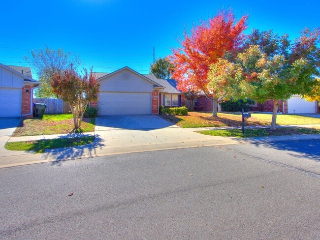 Building Photo - Charming 3 Bed, 2 Bath Home for Rent in Norman!