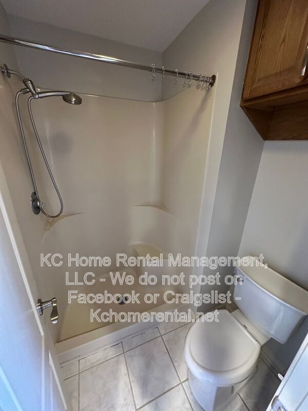 Building Photo - 9802 NW 72nd Terrace