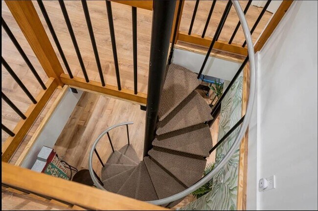 Building Photo - 42 Wooding Pl