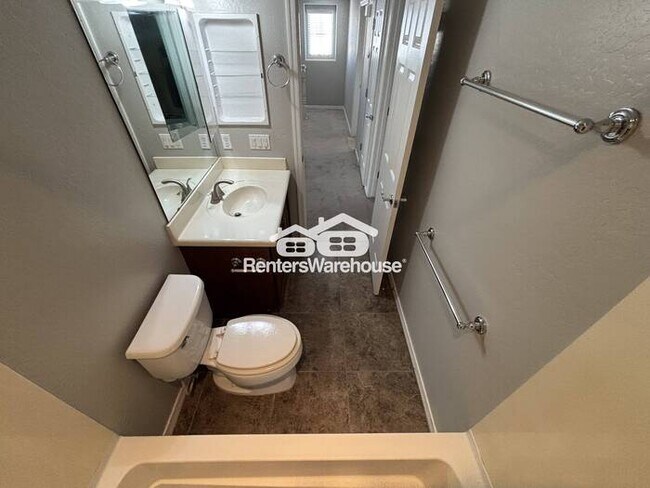 Building Photo - North Phoenix Oasis in a 3-BD Single Family House!