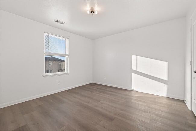 Building Photo - 20807 Echo Manor Dr