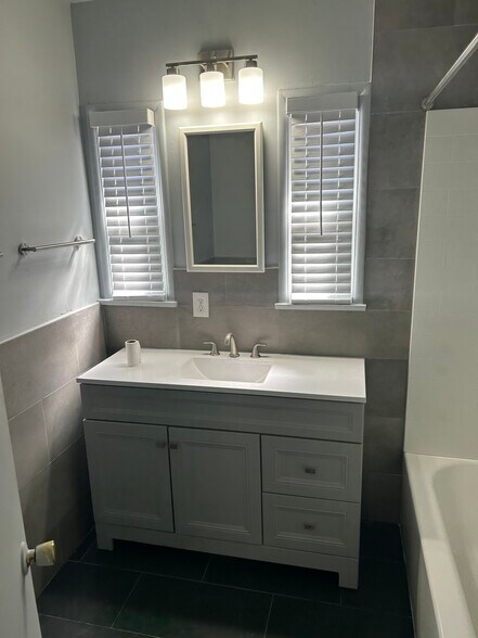 Building Photo - 3520 W Via Corona