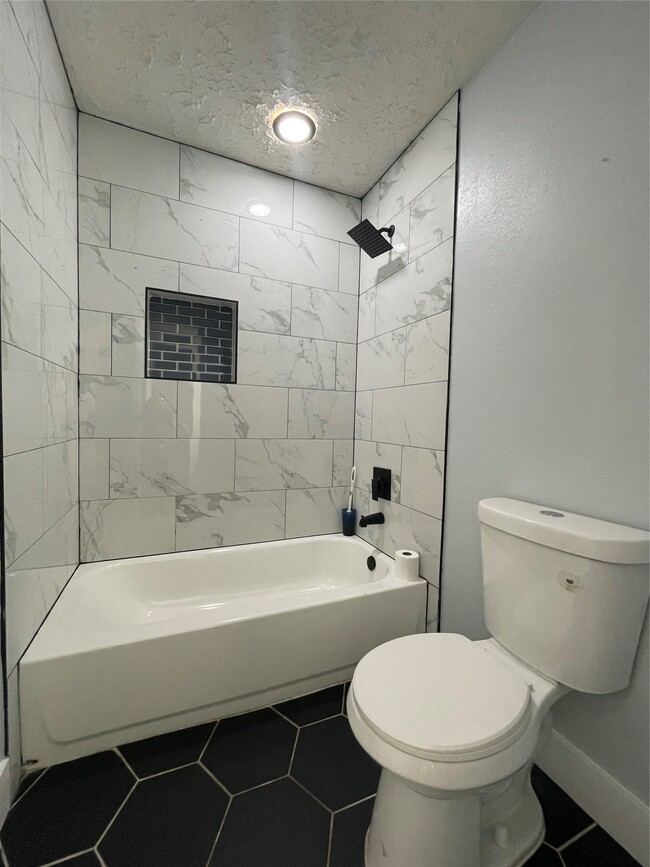 Building Photo - 6207 Denmark Dr