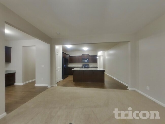 Building Photo - 178 Hidden Lakes Rd