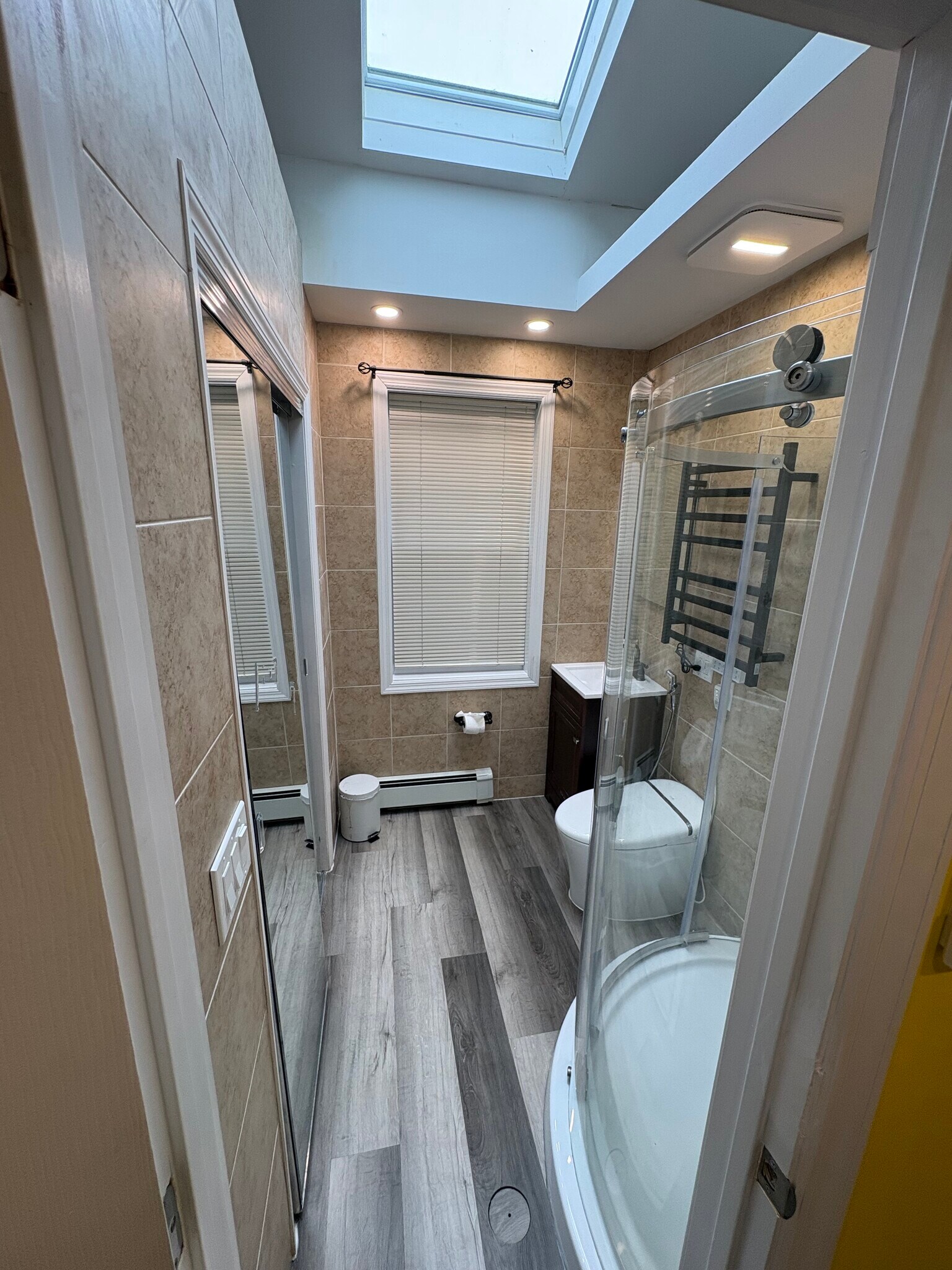 Building Photo - 132 Oakfield Ave