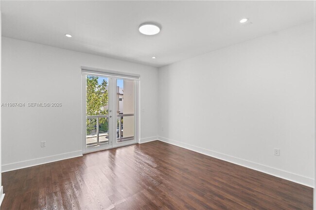 Building Photo - 6432 NW 104th Ct