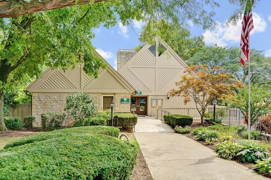 Building Photo - 652 Olde Towne Ave