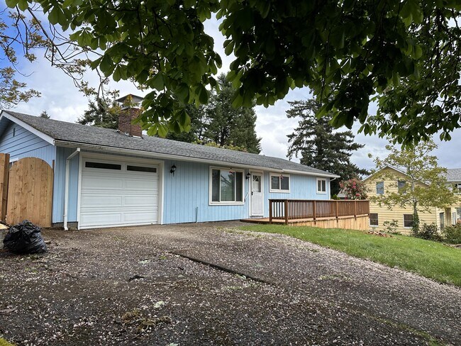 Building Photo - 2081 Canemah St