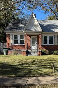 Building Photo - MOVE-IN READY & AVAILABLE NOW!