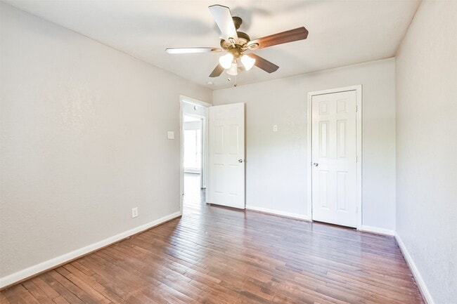 Building Photo - 7106 Pinetex Dr